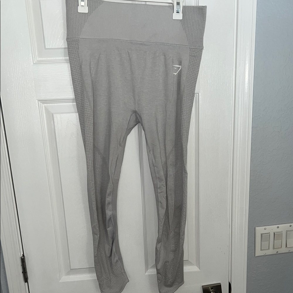 GYMSHARK - Heather Gray Leggings